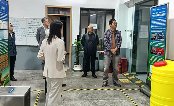 广电局领导与记者站参观新鼎科技 共商智慧农业合作新篇章